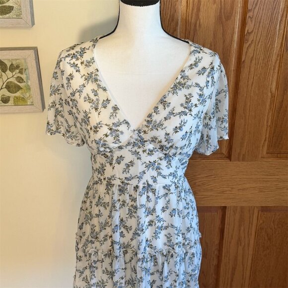 Lulus Women's M White Floral Bohemian Mini Dress Short Sleeve V-Neck - Picture 2 of 8